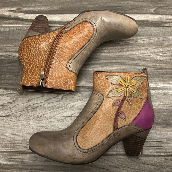 L'Artiste by Spring Step Dramatic Boot - Picture 3 of 15